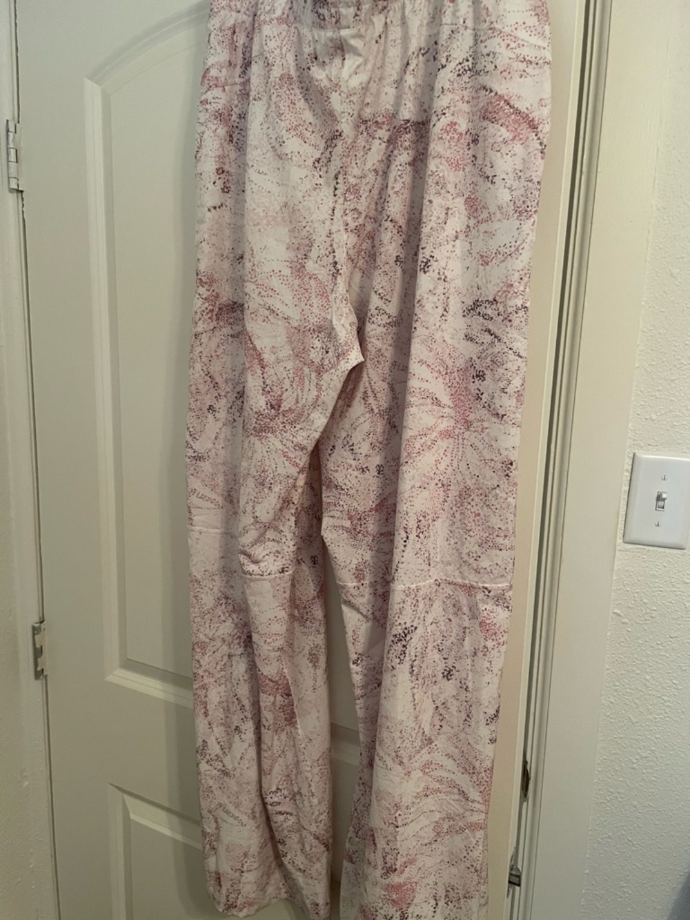 lululemon Swift Mid-Rise Wide Leg Pants Gossamer Floral Vital Pink Multi - Picture 3 of 5